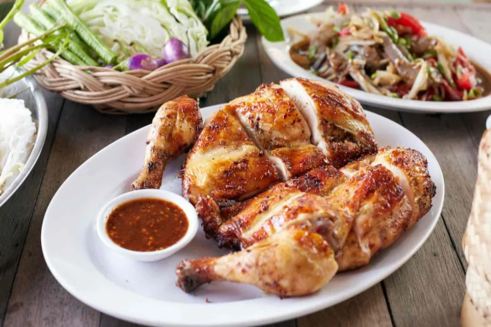 Thai food dishes at Somtum Baan Suan Pattaya restaurant
